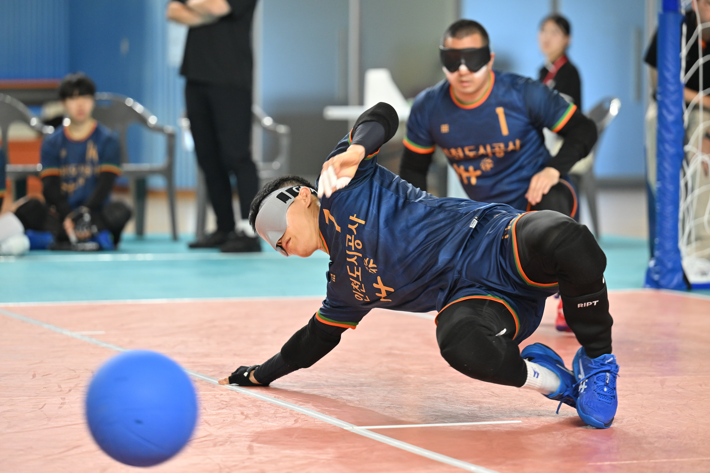 골볼 경기장면4.jpg